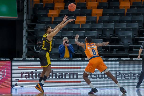 不乏关于超 不乏关于超