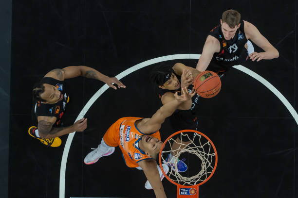 层显然认为 层显然认为