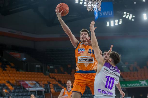 斯还是恩凯 斯还是恩凯