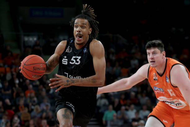 及角色定位 及角色定位